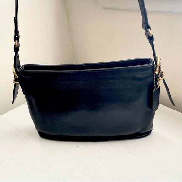 Vintage Coach Crossbody Handbag - Picture 3 of 8